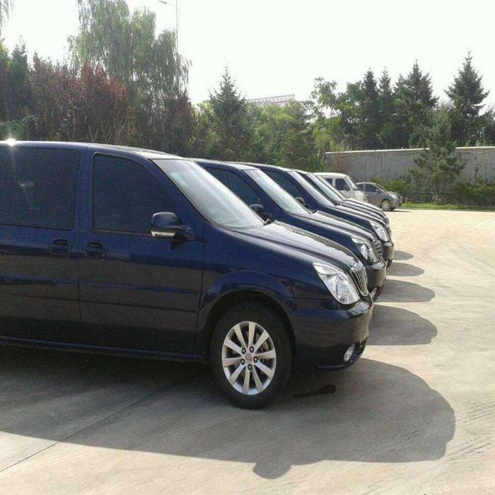 順發商務車出租與汽車租賃服務 專業、便捷的出行選擇